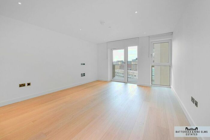 2 Bedroom Flat To Rent In Fountain Park Way, London, W12