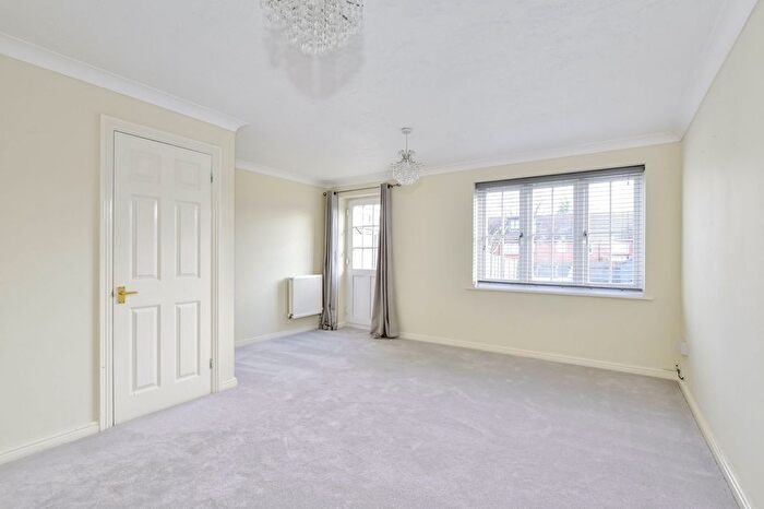 3 Bedroom End Of Terrace House For Sale In Harlech Road, Abbots Langley, WD5