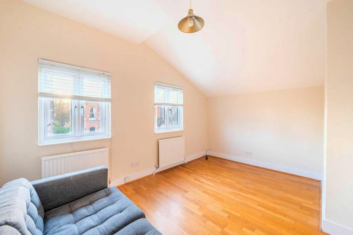 1 Bedroom Flat To Rent In Abbeville Road, Abbeville Village, London, SW4