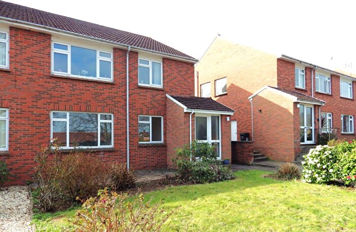 2 Bedroom Flat To Rent In Townsend Road, Minehead, TA24