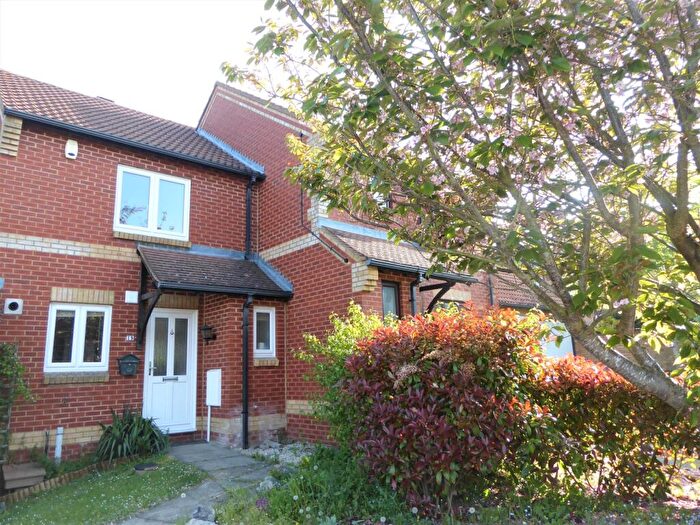 2 Bedroom Terraced House To Rent In Lorimer Close, Luton, Bedfordshire, LU2