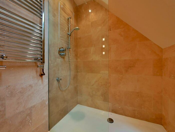 2 Bedroom Cottage To Rent In Calcot, Coln St Dennis, GL54