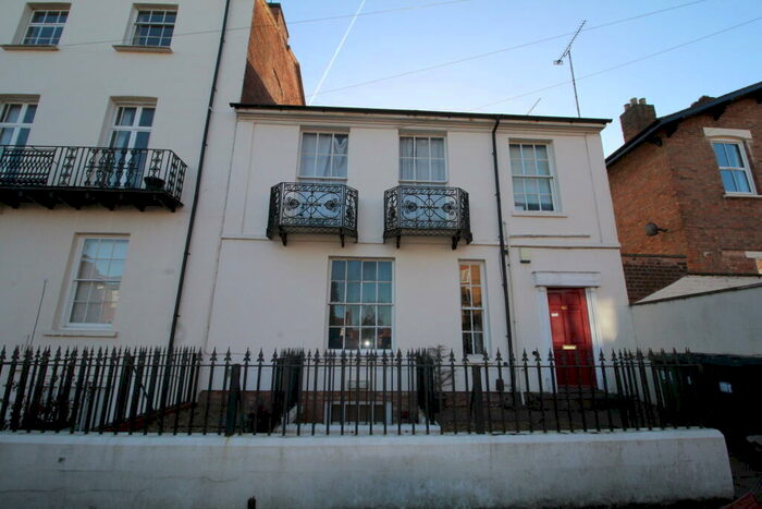 2 Bedroom Flat To Rent In Charlotte Street, Leamington Spa, CV31
