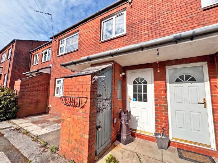 2 Bedroom Maisonette For Sale In Assheton Road, Shaw Oldham, OL2