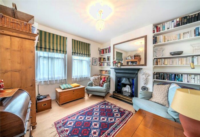 2 Bedroom Apartment To Rent In Bellenden Road, Peckham Rye, London, SE15