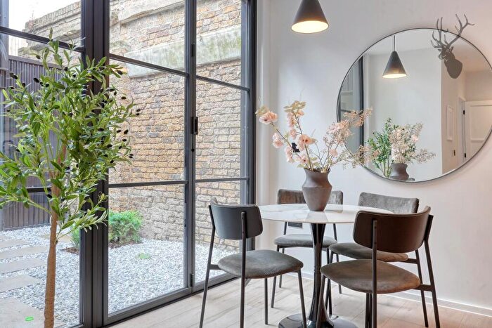 1 Bedroom Duplex For Sale In The Coach Yard, Balmoral Road, London, E10