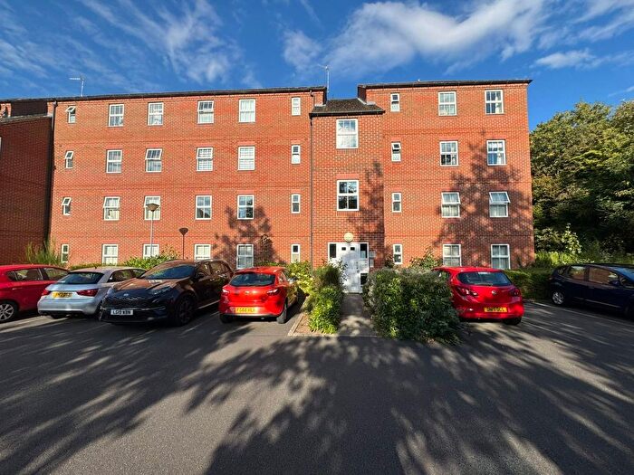 2 Bedroom Flat To Rent In Wenlock Drive, West Bridgford, Nottingham, Nottinghamshire, NG2
