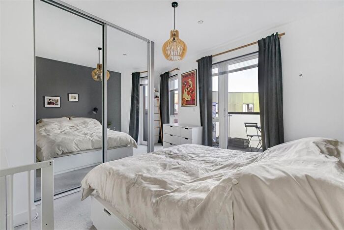 1 Bedroom Flat For Sale In Beames Road, London, NW10