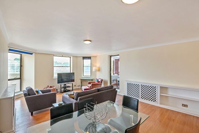 1 Bedroom Flat To Rent In Nine Elms Lane, Nine Elms, London, SW8