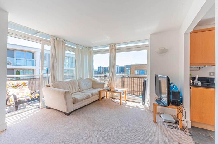2 Bedroom Flat To Rent In Constable House, Canary Wharf, London, E14