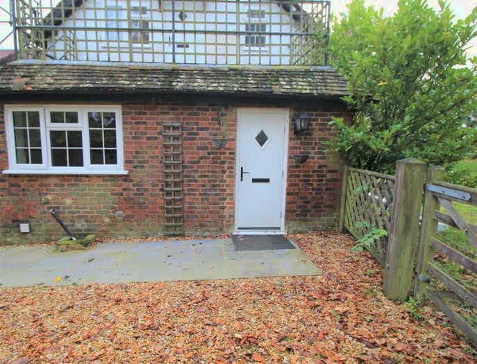 1 Bedroom Apartment To Rent In Russ Hill, RH6