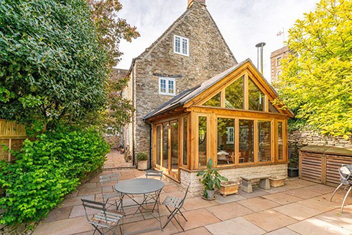 4 Bedroom Town House For Sale In Cross Hayes Lane, Malmesbury, SN16