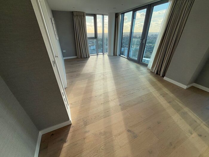 2 Bedroom Flat To Rent In Clarendon Road, Watford, WD17