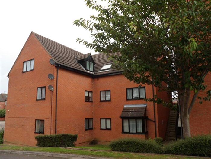 1 Bedroom Flat To Rent In Highgrove Court, Rushden, Northants, NN10