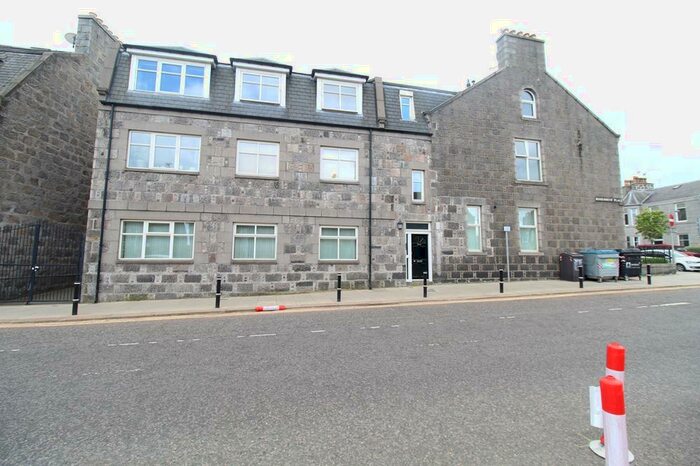 2 Bedroom Flat To Rent In Rosemount Place, Ground Floor, AB25