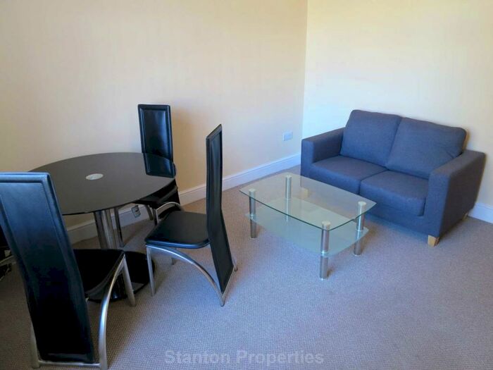 2 Bedroom House To Rent In Broom Lane, Levenshulme., M19