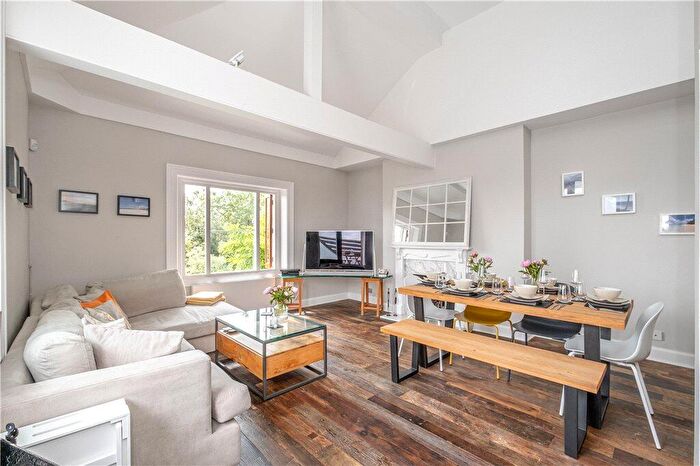 2 Bedroom Apartment For Sale In Shooters Hill Road, London, SE3