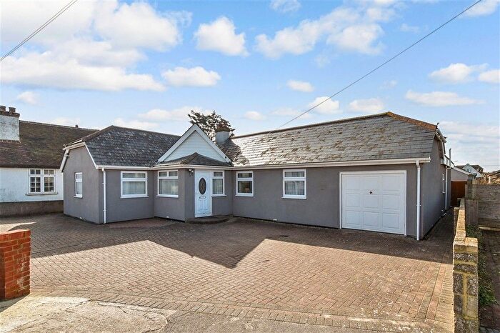 4 Bedroom Detached Bungalow For Sale In The Parade, Greatstone, Kent, TN28