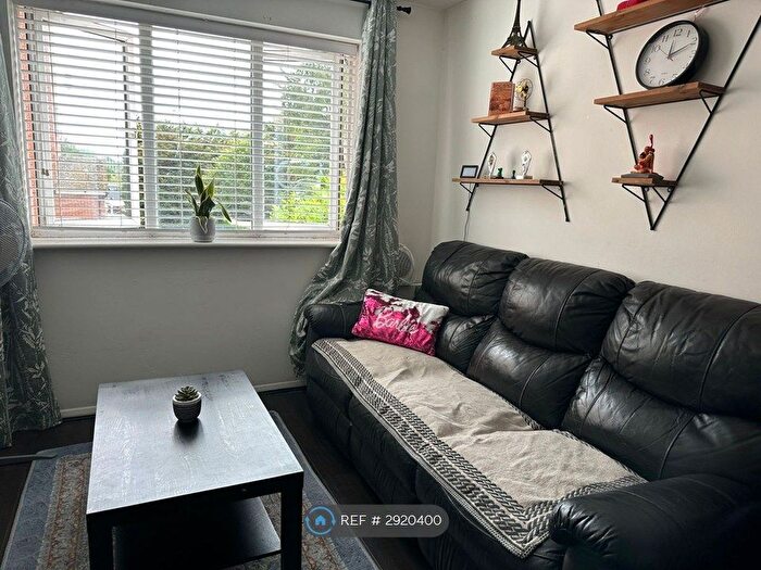 1 Bedroom Flat To Rent In Express Drive, Ilford, IG3