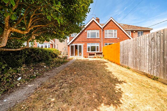 3 Bedroom Detached House For Sale In Bath Road, Chippenham, SN14