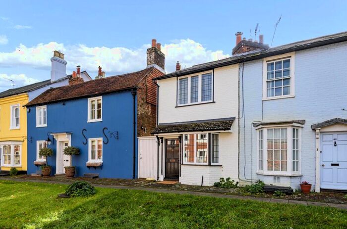 2 Bedroom End Of Terrace House To Rent In East Street, Alresford, Hampshire, SO24