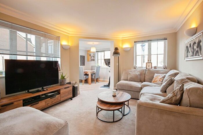 2 Bedroom Apartment For Sale In Whitebeam Court, Haywards Heath, RH16