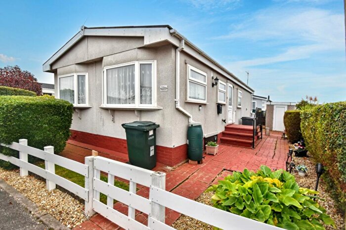 2 Bedroom Park Home For Sale In Sea Lane, Ingoldmells, PE25