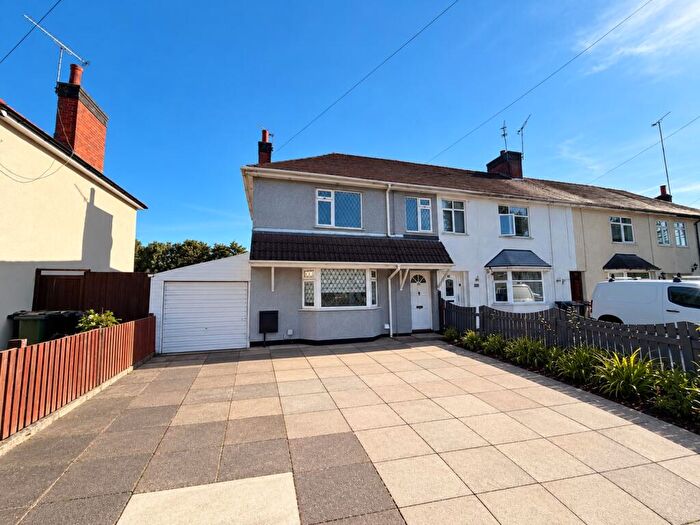 3 Bedroom Semi-Detached House To Rent In Waverley Avenue, Nuneaton, CV11