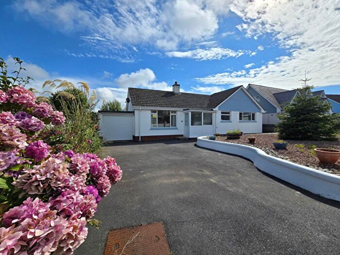 2 Bedroom Detached Bungalow For Sale In Fairlea Crescent, Northam, EX39