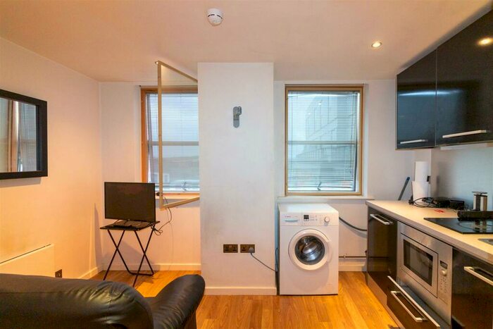 1 Bedroom Flat To Rent In West Point - Wellington St, City Centre, Leeds, LS1