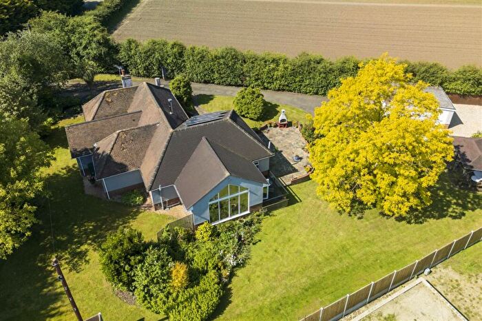 4 Bedroom Bungalow For Sale In Dane Cottage, Saunders Lane, Ash, CT3