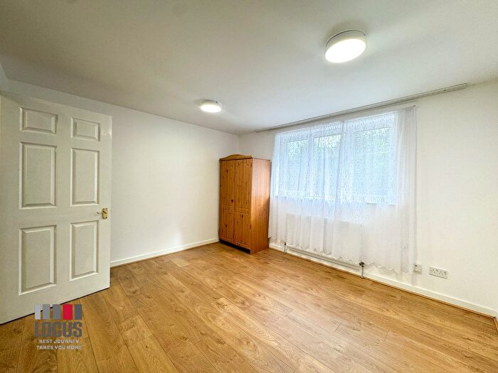 4 Bedroom Terraced House To Rent In Ching Way, Chingford, E4