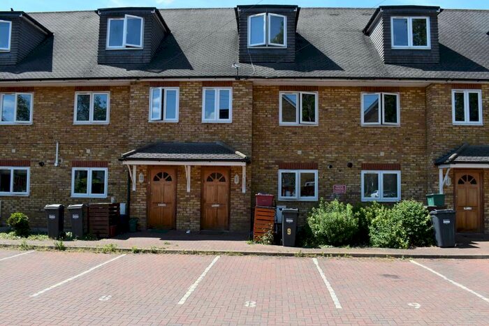 5 Bedroom Property To Rent In Kavan Garden, Hounslow, TW5