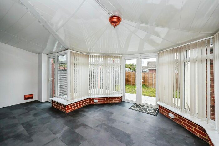 3 Bedroom Semi-Detached House For Sale In Wheatsheaf Drive, Waterlooville, Hampshire, PO8