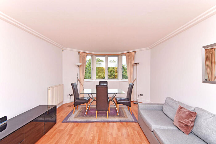 3 Bedroom Apartment To Rent In Kidderpore Avenue, Hampstead, London, NW3