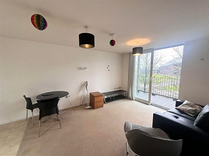 2 Bedroom Flat For Sale In Stillwater Drive, Sportcity, Manchester, M11