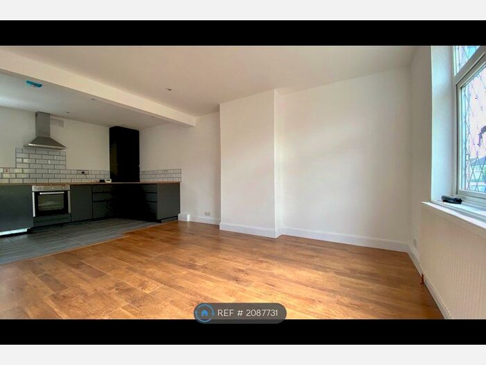 3 Bedroom Semi-Detached House To Rent In Greenway, Pinner, HA5