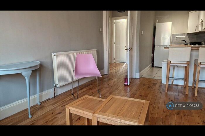 2 Bedroom Flat To Rent In Bowman Street, Glasgow, G42