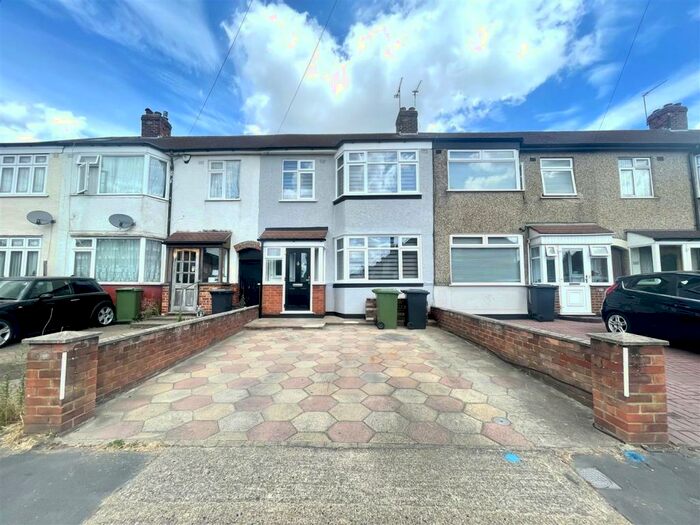 3 Bedroom Terraced House To Rent In Raglan Avenue, Waltham Cross, EN8