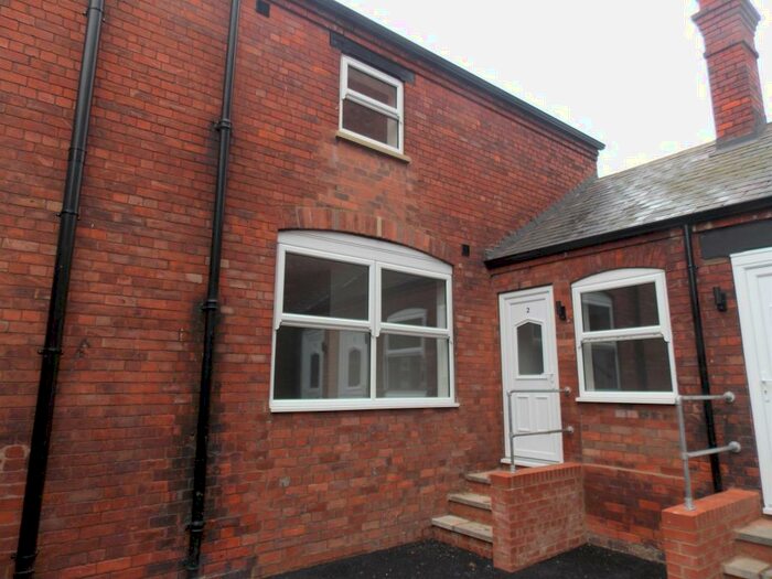 2 Bedroom Maisonette To Rent In Grimsby Road, Cleethorpes, DN35