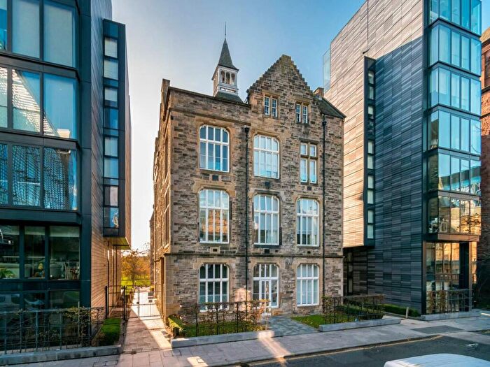 2 Bedroom Flat To Rent In Simpson Loan, Quartermile, Edinburgh, EH3