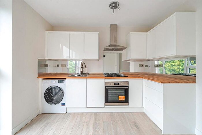 2 Bedroom Flat To Rent In Gunnersbury Avenue, London, W5