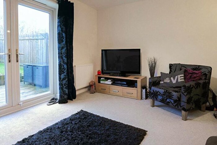 3 Bedroom End Of Terrace House For Sale In Barnsbridge Grove, Barnsley, S70