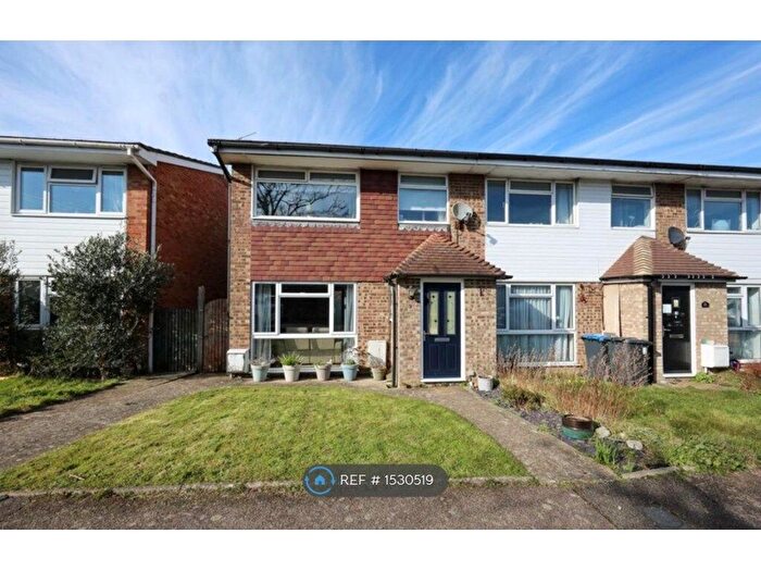 3 Bedroom End Of Terrace House To Rent In Cants Close, Burgess Hill, RH15