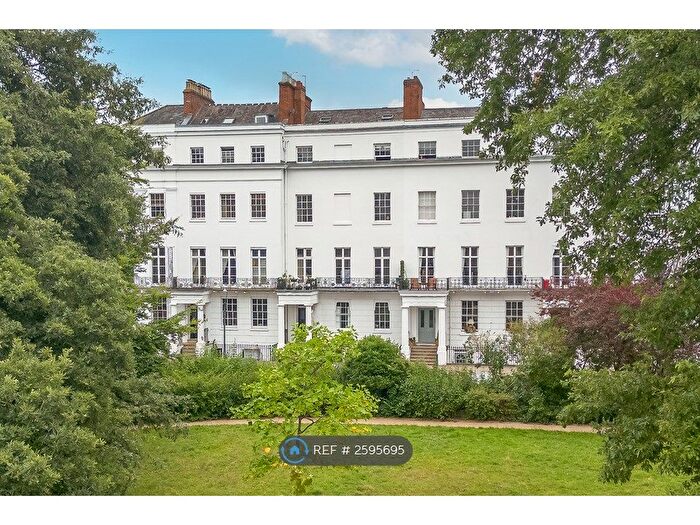 2 Bedroom Flat To Rent In Clarendon Square, Leamington Spa, CV32