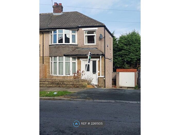 3 Bedroom Semi-Detached House To Rent In Kenley Parade, Bradford, BD7