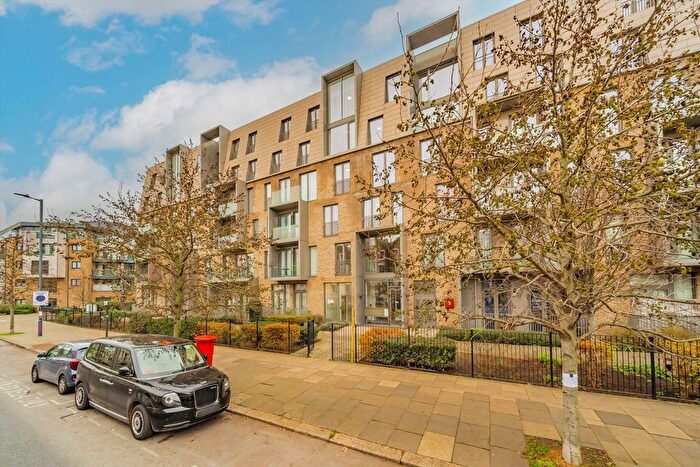2 Bedroom Flat For Sale In Kilburn Park Road, Kilburn Park, NW6