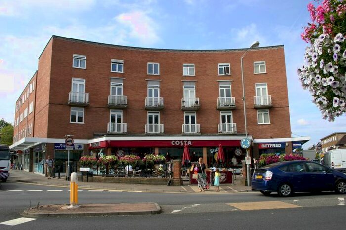 2 Bedroom Flat To Rent In Cardain House, Burkes Road, Beaconsfield, HP9