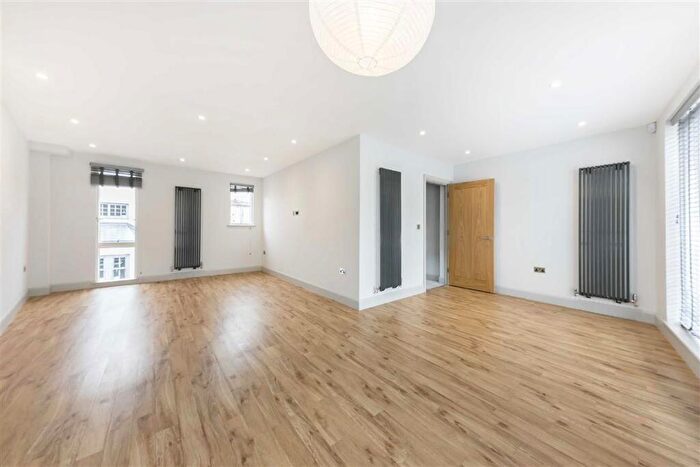 3 Bedroom House To Rent In Old Bakery Mews, Hampton Wick, KT1
