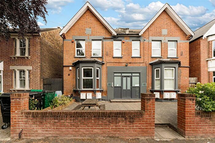 1 Bedroom Flat For Sale In Carisbrooke Road, Walthamstow, E17